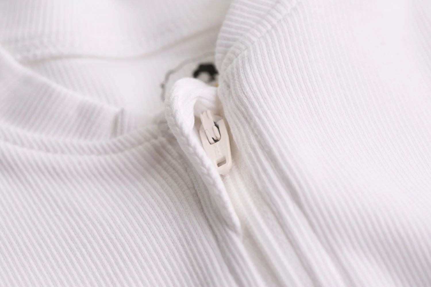 White ribbed organic cotton ZippyBoo suit - Image 7